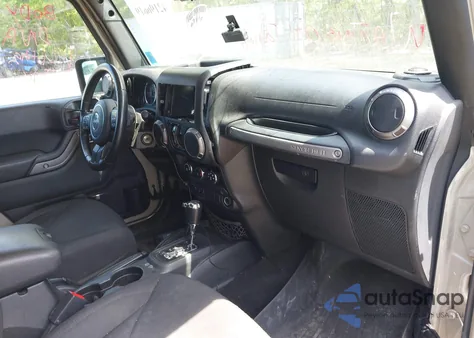 2018 Jeep Wrangler Jk Unlimited Sport S 4X4 from USA, damaged, VIN 1C4BJWDGXJL803415